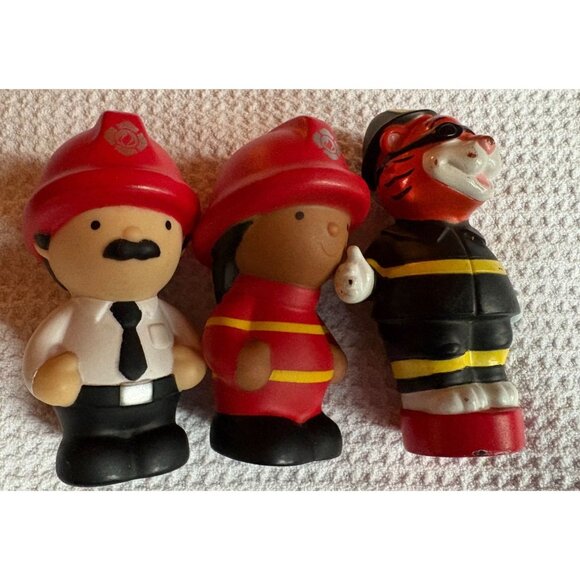 ELC Happy Land Little People Firefighters Tiger  Set Of 3 Toys - Picture 2 of 7